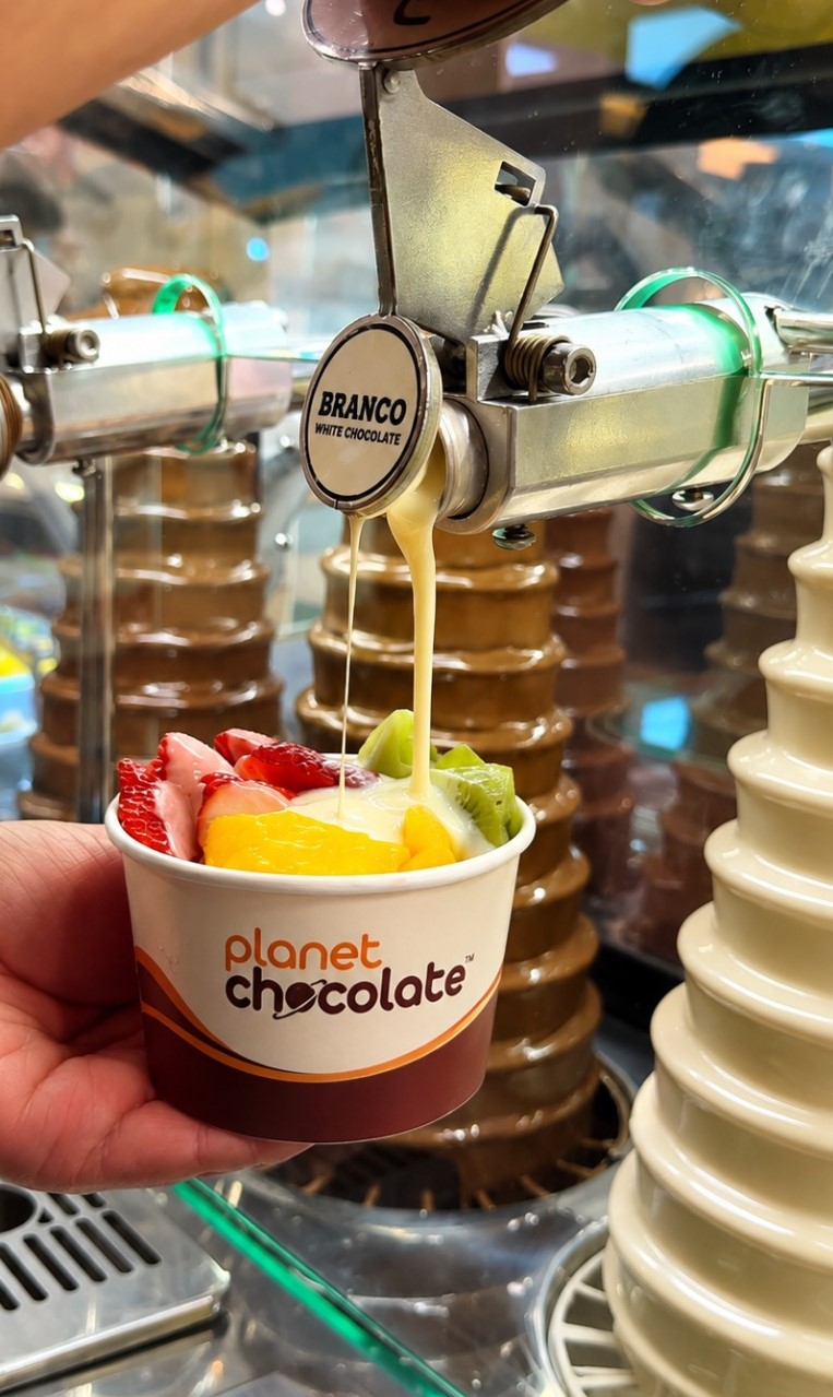 Cascata de chocolate Planet Chocolate em funcionamento
